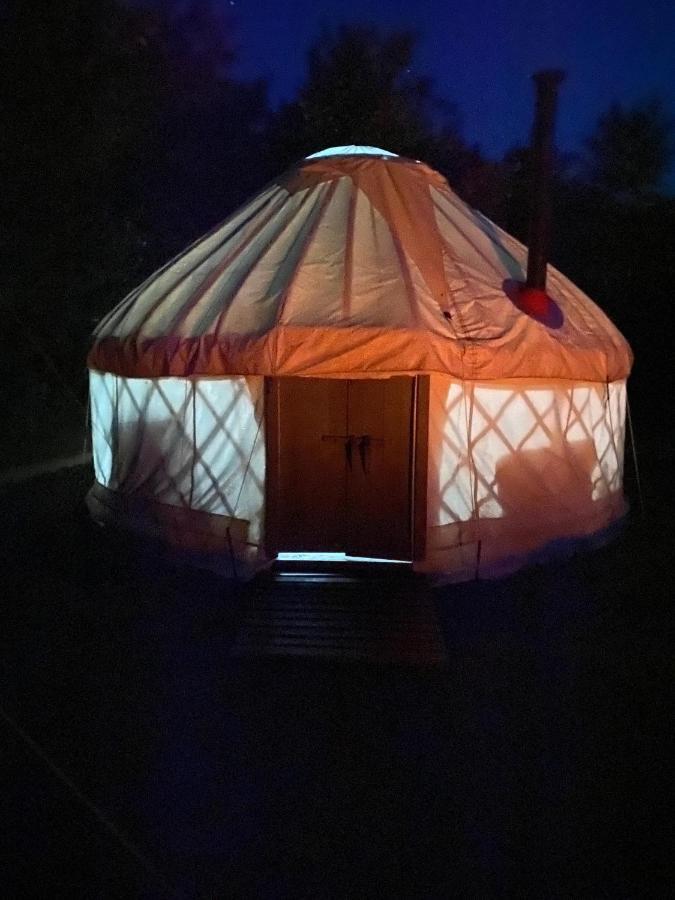 Mill Haven Place Glamping-Yurt 2 Хавърфордуест Екстериор снимка